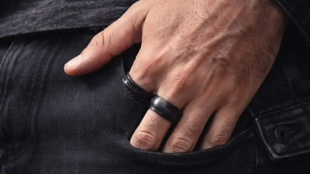 What Does a Black Ring on the Middle Finger Mean